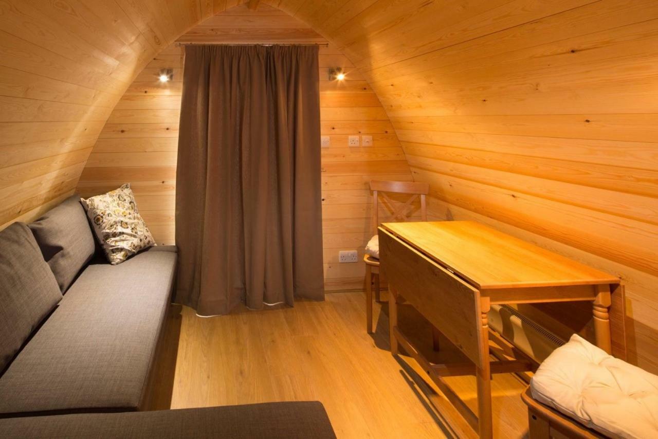 Lupin Glamping Pod Hotel Cheltenham Eksteriør billede